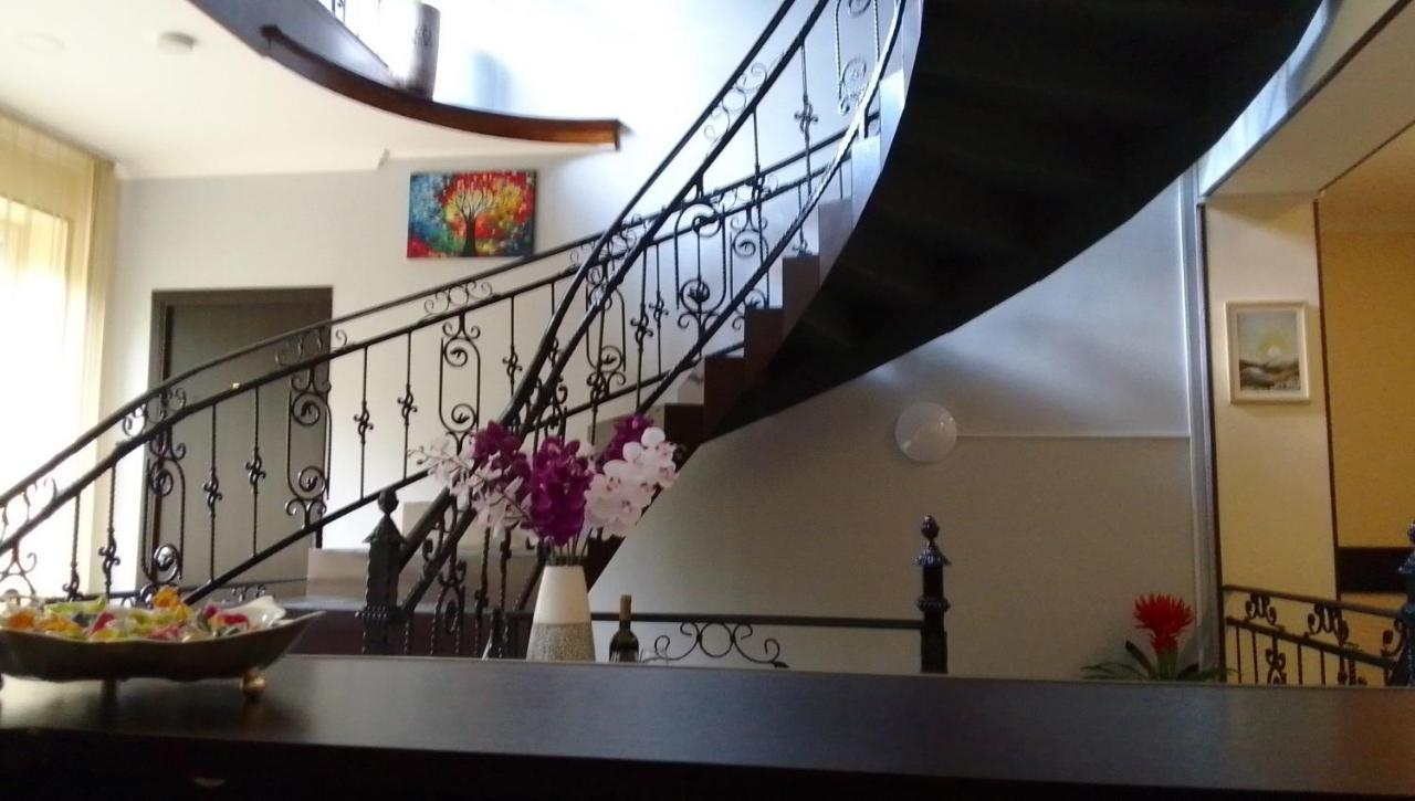 Hotel Telav Holl à Telavi Extérieur photo